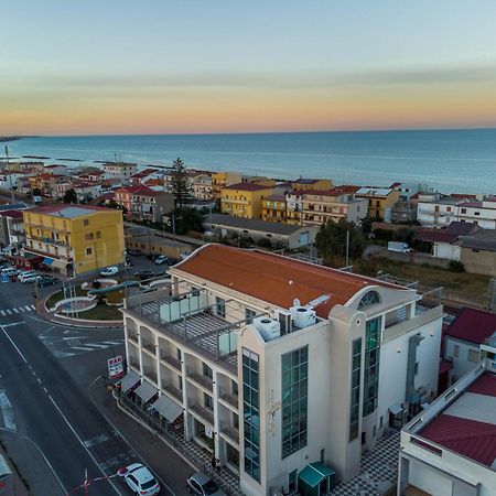 Hotel Napoleon Torre Melissa Kültér fotó